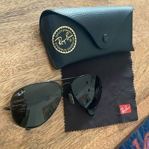 All black ray ban aviator sunglasses